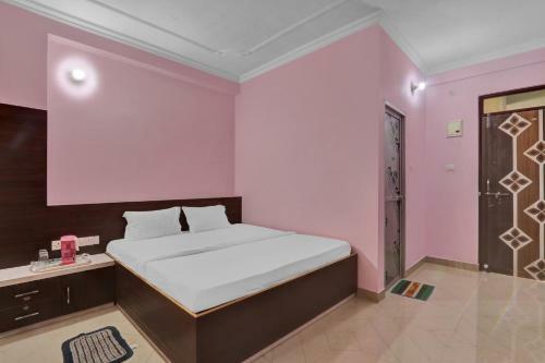 Oyo Flagship 82985 Hotel Shree Kashi Inn