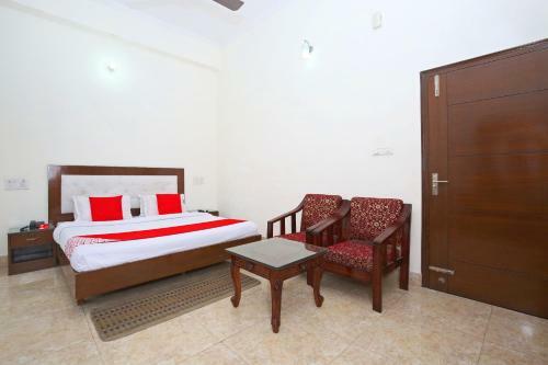 Hotel Oyo 12766 Nimantran Resort