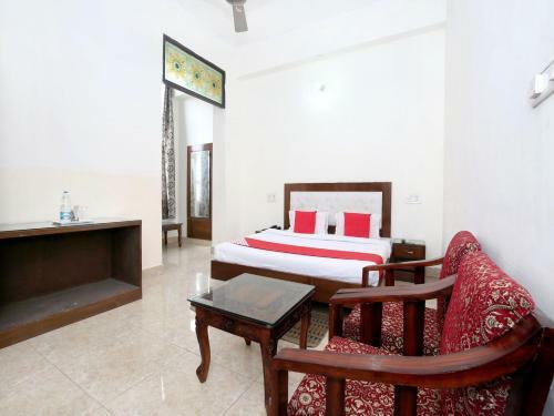 Hotel Oyo 12766 Nimantran Resort
