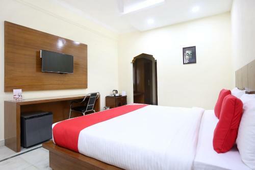 Capital O 12767 Hotel Grand Chinar