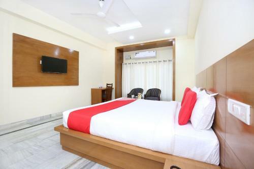 Capital O 12767 Hotel Grand Chinar