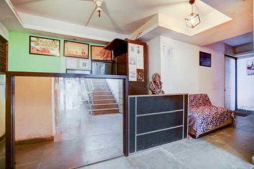 Collection O 82470 Hotel Rent Abode Aone Inn