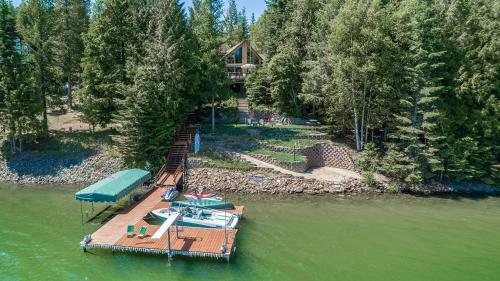 Wooded Heights River Retreat