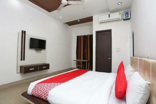Oyo 28227 Hotel Abhinandan