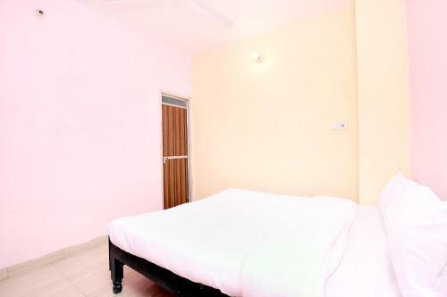 Hotel Spot On 37127 HC Palace