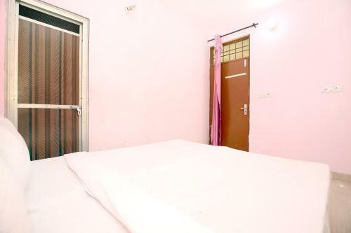 Hotel Spot On 37127 HC Palace