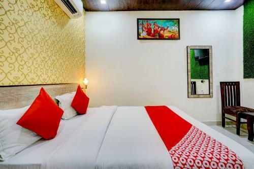 Oyo 81853 Hotel G Plaza