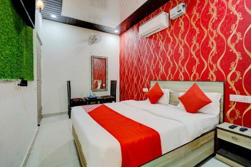 Oyo 81853 Hotel G Plaza