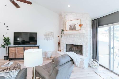 Stylish Waterfront Townhouse With Boat Slip, Pet Friendly