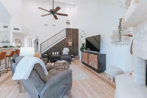 Stylish Waterfront Townhouse With Boat Slip, Pet Friendly