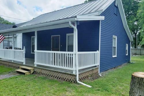 Haven In Harmony. Entire 840sqft Cottage. Sleeps 4