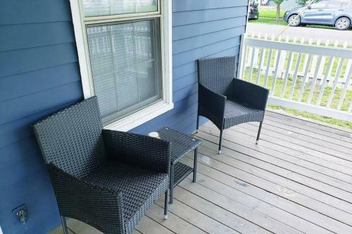 Haven In Harmony. Entire 840sqft Cottage. Sleeps 4