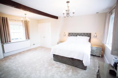 Stunning 6 Bedroom Farmhouse In Hellingly