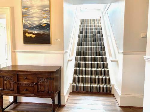 Stunning 6 Bedroom Farmhouse In Hellingly
