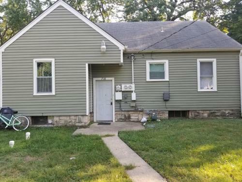 Villa Completebnb Presents Mkt718, Epigrammatic 2br 1 Bath Lower Unit