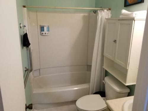 Villa Complete Bnb Presents Beautiful 2br 1b Duplex Mks2005
