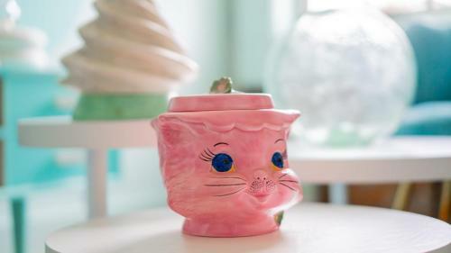 Apartamento Pickle Factory Soda Pop Whimsical Fun Studio