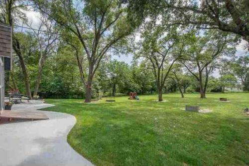 Renovated Oasis, 4 Bedroom/outdoor Dining