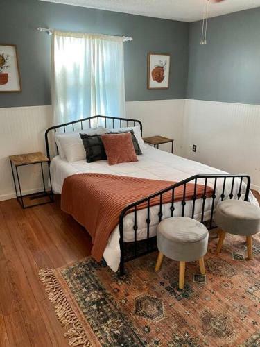 Renovated Oasis, 4 Bedroom/outdoor Dining