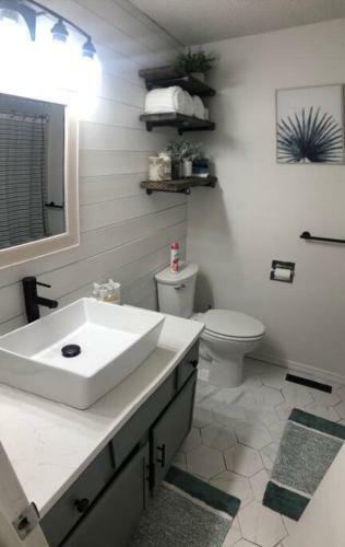 Renovated Oasis, 4 Bedroom/outdoor Dining