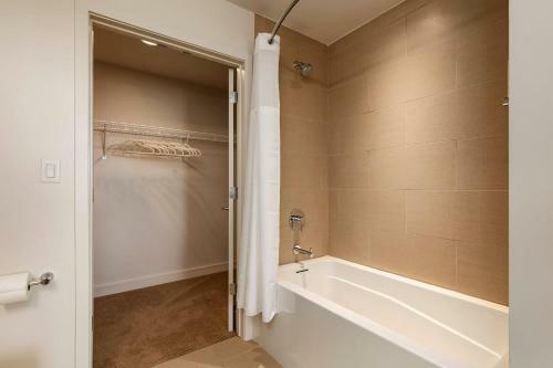 Apartamento Two Luxurious Condos On The Same Floor By Cozysuites