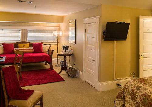 Bed & Breakfast Canal Street Inn