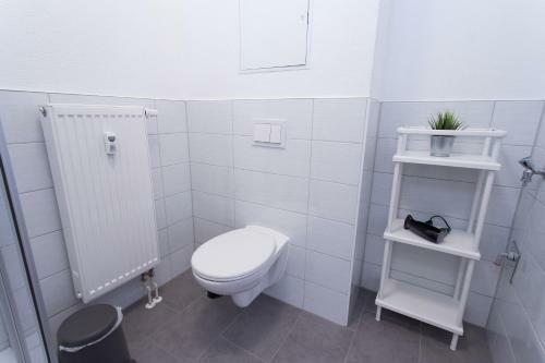 Full House Studios - Hawk Apartment - Netflix, Wifi Inkl