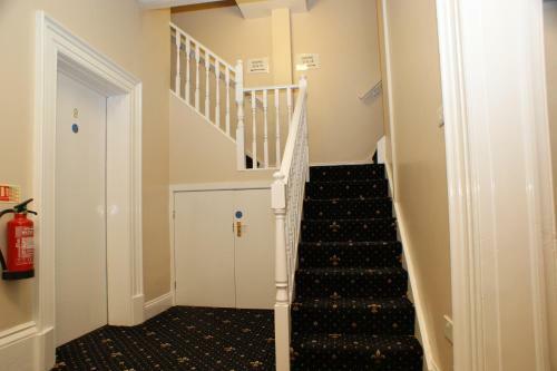 Hostal Edgerton Guest House