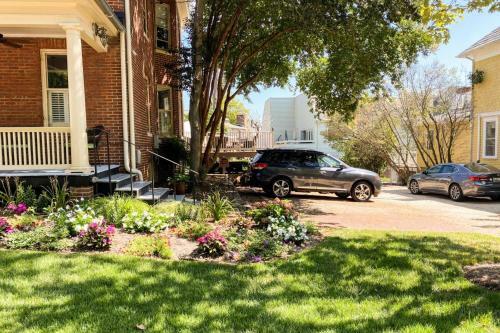 Deep In The Heart Of Crabtown