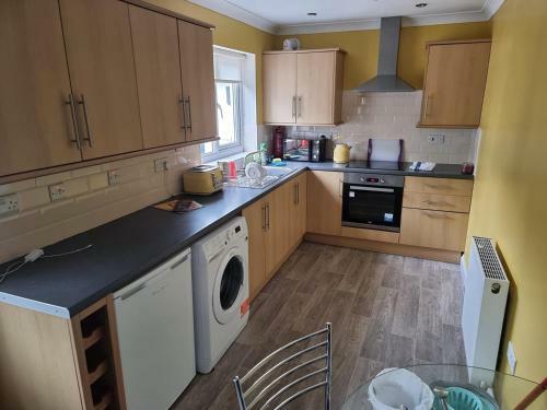 Dog Friendly 2-bed Apartment In Newcastle Emlyn