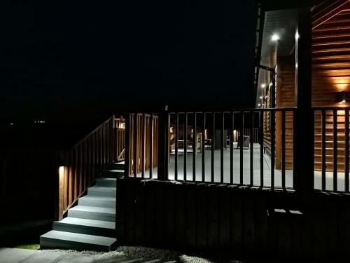 Lovely 3-bed Cabin In Meigh