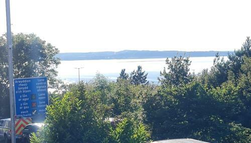 Stunning Sea View Immaculate 4-bed Family House