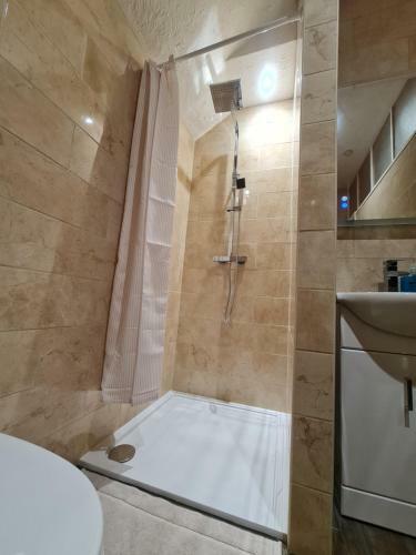 Stunning Sea View Immaculate 4-bed Family House