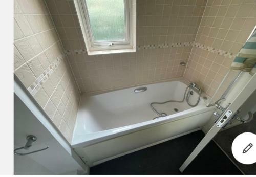 Impeccable 4-bed House Next Door To The Liberty