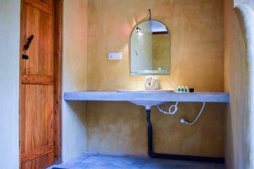Hotel Ruveesha Beach Resort