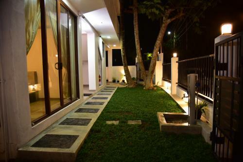 The Lily Holiday Apartment
