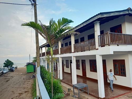 Bed & Breakfast Hikka Joint Beach Club