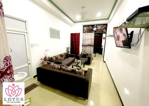 Lotus Lake View Apartment