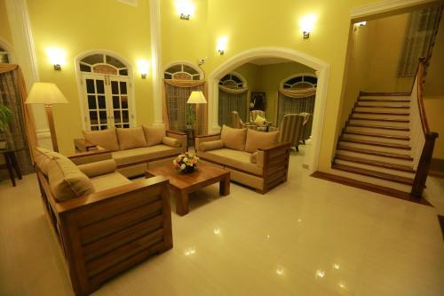 Lodge Mansion In Kandy Valley's