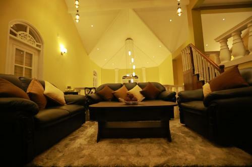 Lodge Mansion In Kandy Valley's