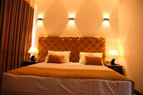 Hotel Crown & Crown Kandy