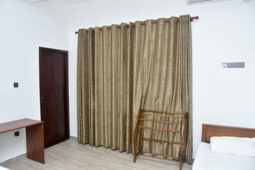 Hostal Kings Marine Sk Town