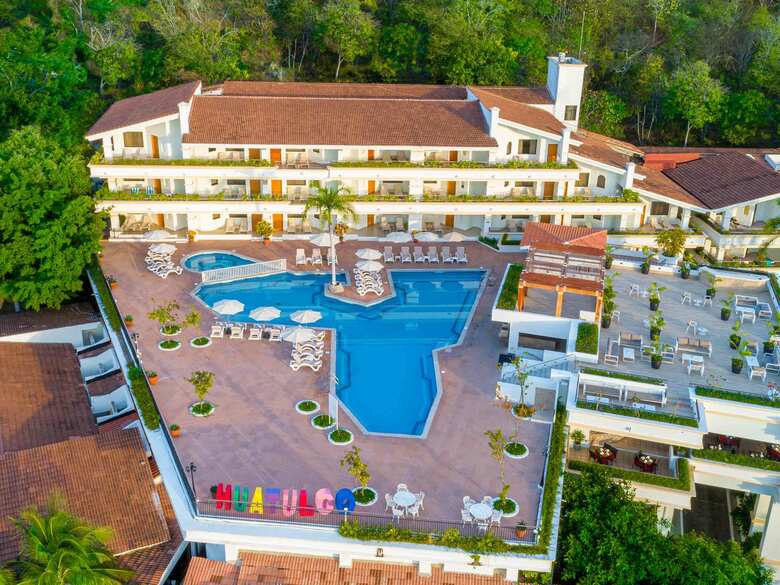 Hotel Crown Pacific Huatulco All Inclusive