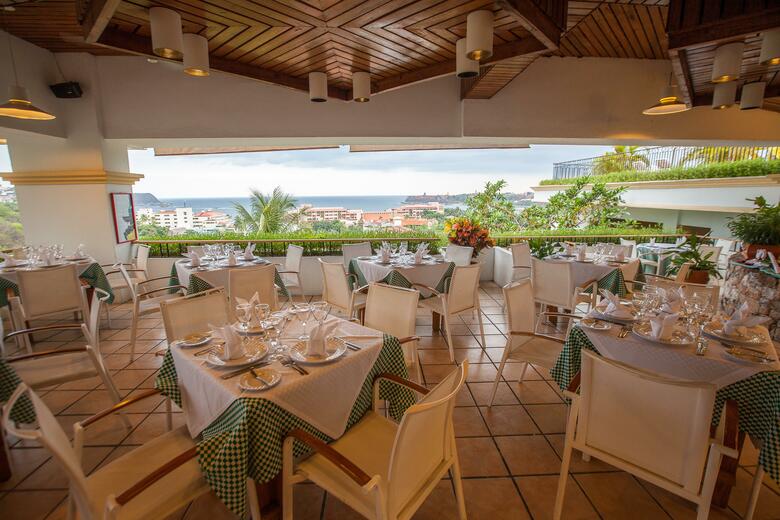 Hotel Crown Pacific Huatulco All Inclusive