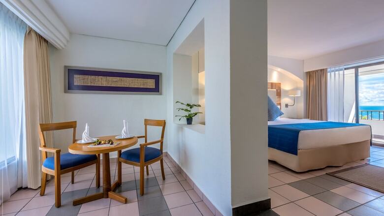 Hotel Crown Pacific Huatulco All Inclusive