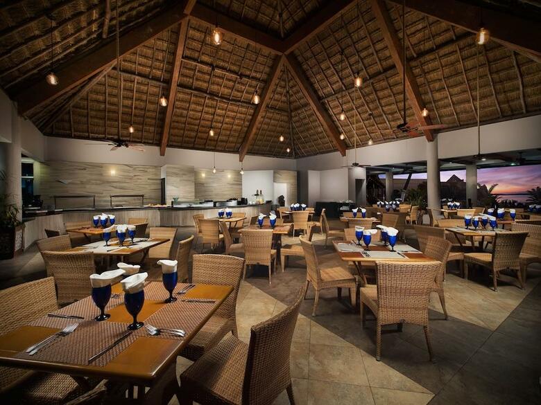 Hotel El Cid La Ceiba Beach