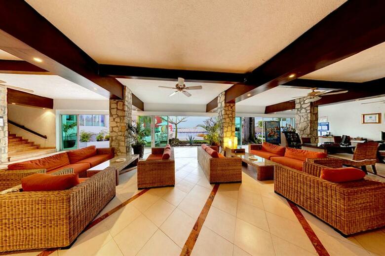 Hotel El Cid La Ceiba Beach