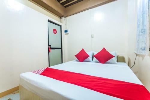 Hotel Vaccinated Staff-oyo 569 Alt Complex
