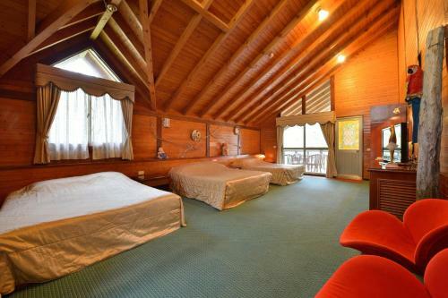 Shinmingshan Holiday Inn