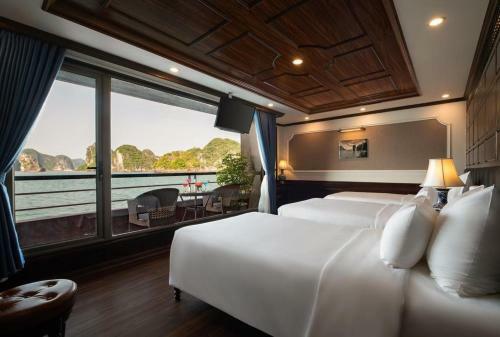La Casta Regal Cruise